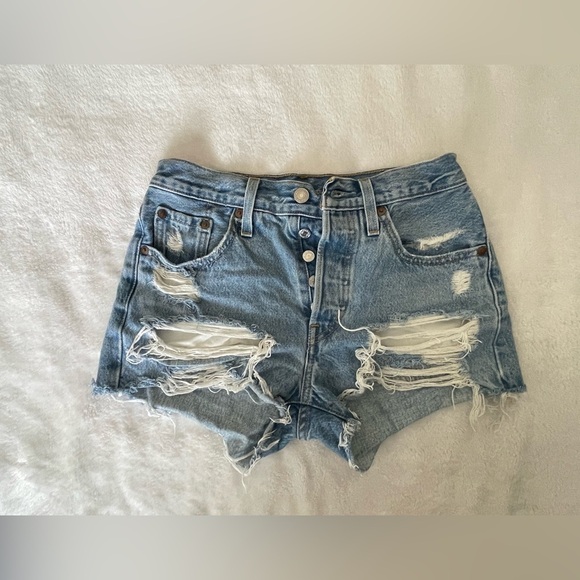 Levi's Light Blue Distressed Jean Shorts 25 - Picture 1 of 4